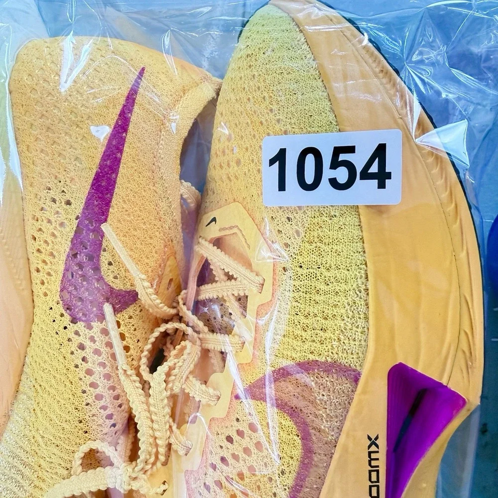 Nike ZoomX Vaporfly 3 Womens 9.5 Laser Orange Hyper Violet Carbon Racing Shoes